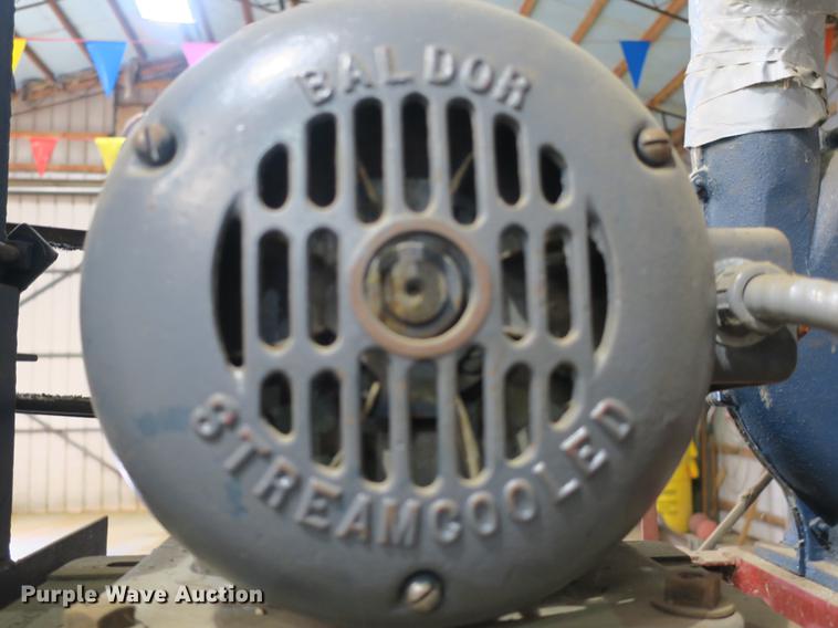 image for item EO9461 Big Chief hammer mill and screener