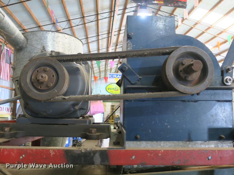 image for item EO9461 Big Chief hammer mill and screener