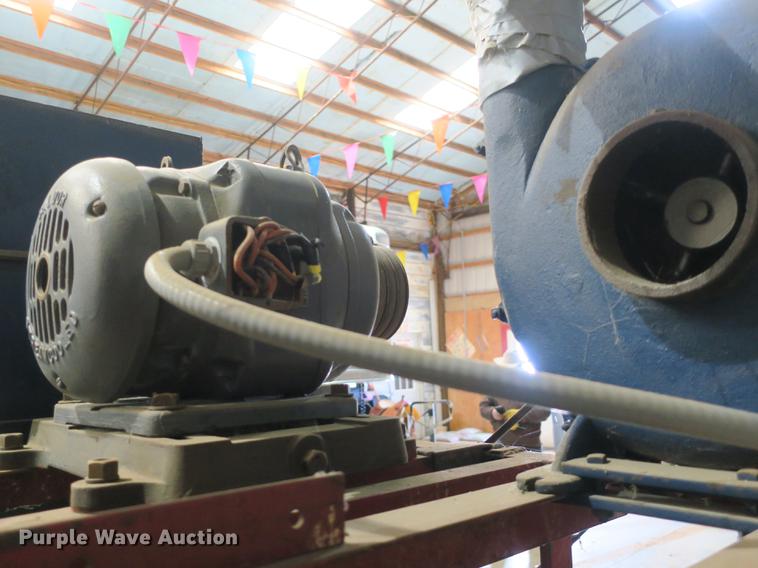 image for item EO9461 Big Chief hammer mill and screener