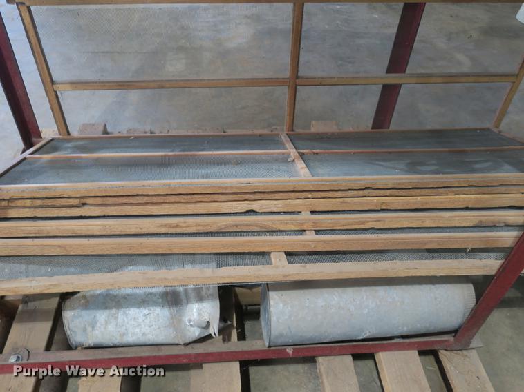 image for item EO9461 Big Chief hammer mill and screener