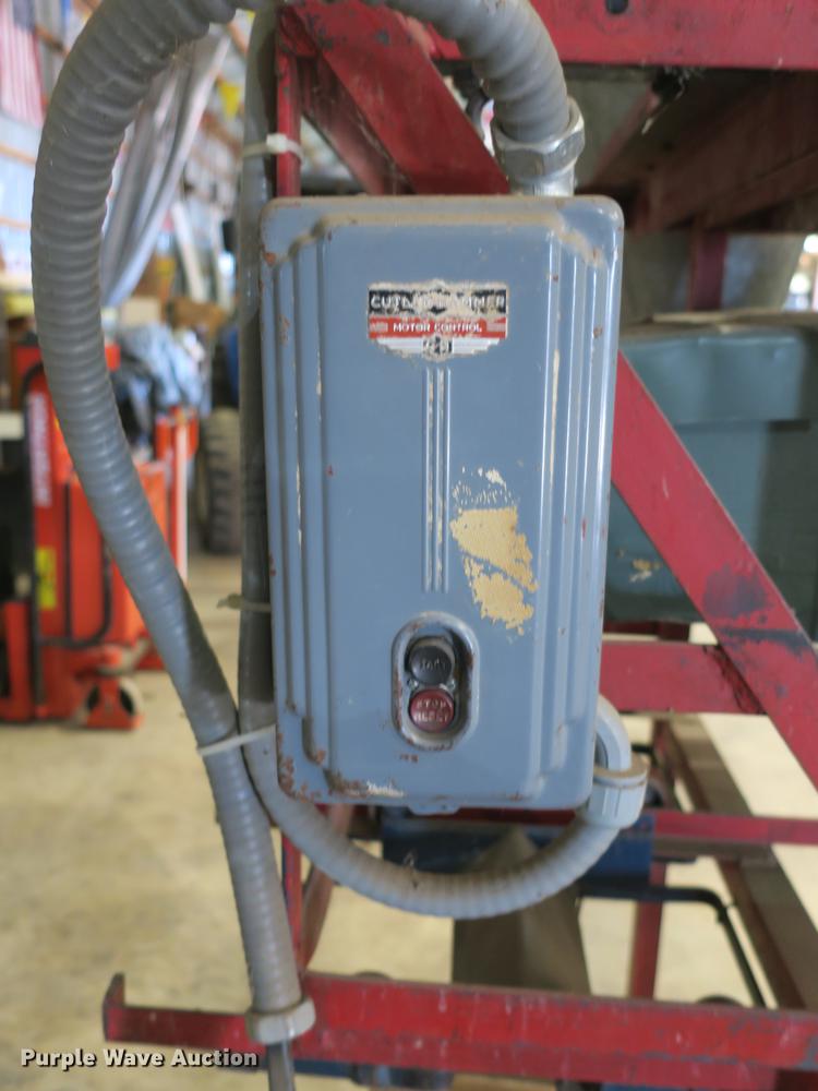 image for item EO9461 Big Chief hammer mill and screener