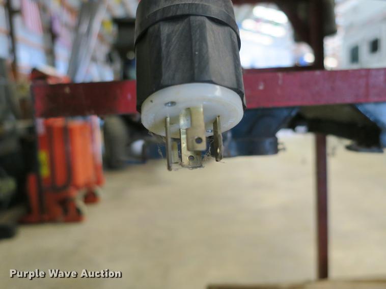 image for item EO9461 Big Chief hammer mill and screener