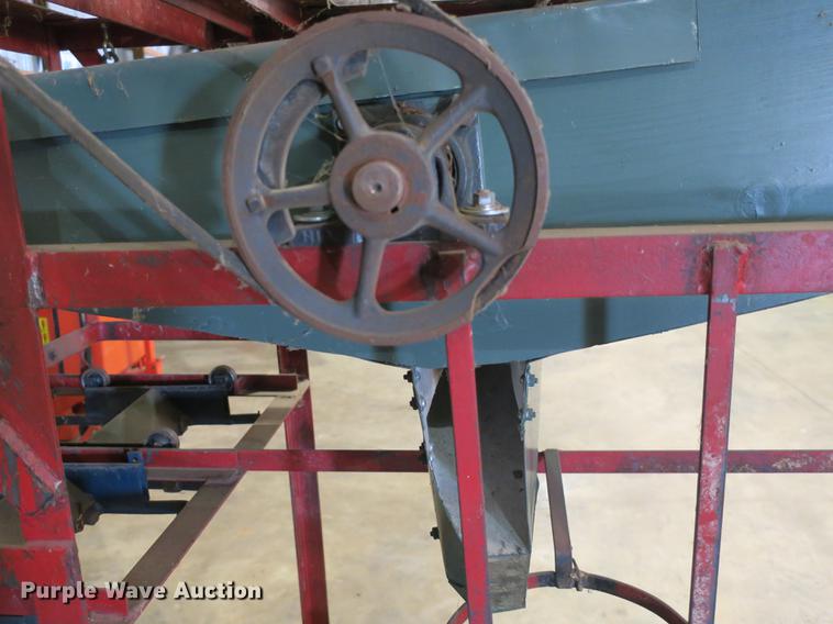 image for item EO9461 Big Chief hammer mill and screener