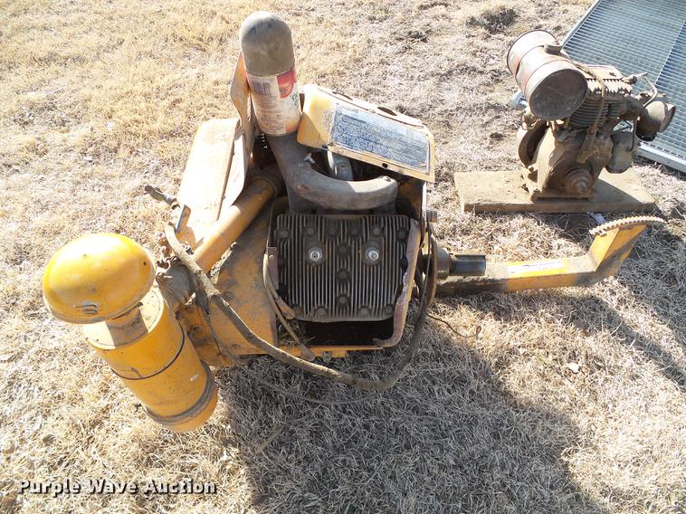 image for item EQ9026 (2) Wisconsin gas engines