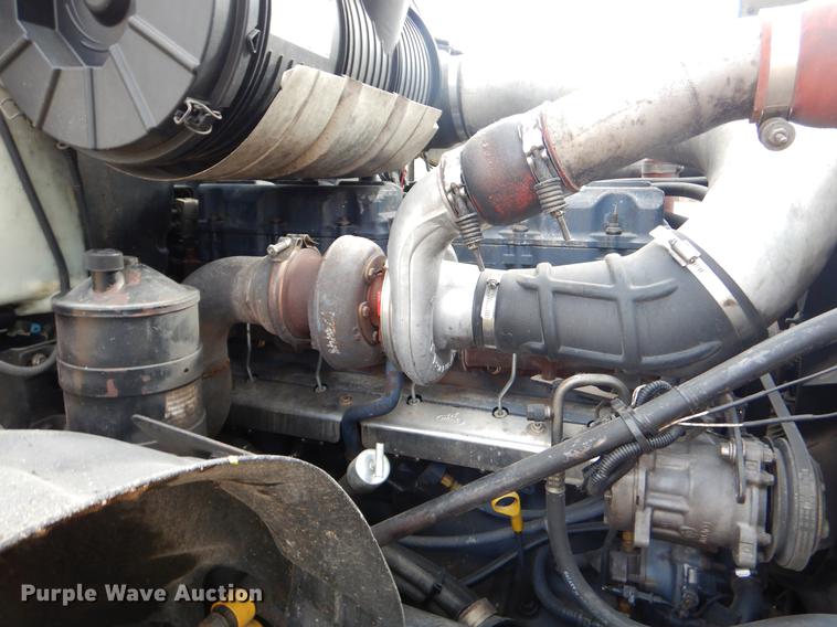 image for item ER9381 2004 Mack Granite truck cab and chassis