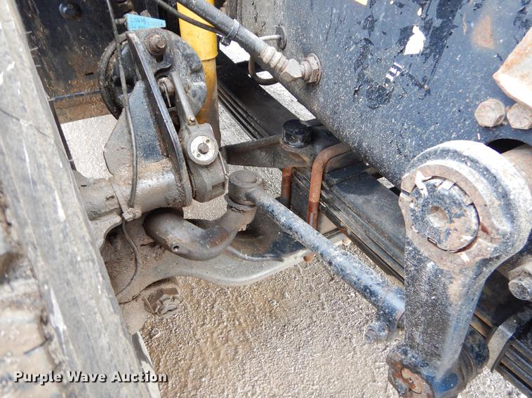 image for item ER9381 2004 Mack Granite truck cab and chassis