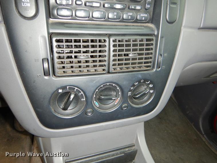 image for item ER9386 2002 Ford Explorer XLT SUV
