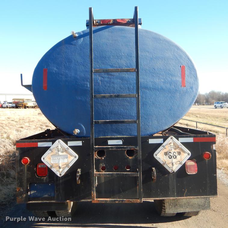 image for item ER9396 2007 Freightliner Business Class M2 tank truck