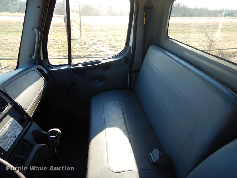 image for item ER9396 2007 Freightliner Business Class M2 tank truck