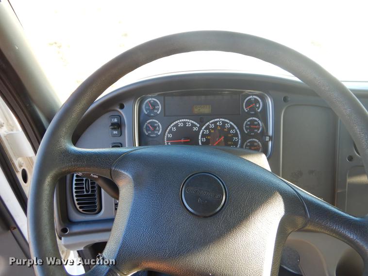 image for item ER9396 2007 Freightliner Business Class M2 tank truck