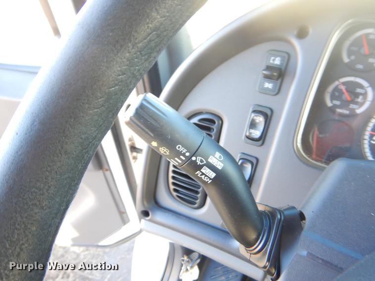 image for item ER9396 2007 Freightliner Business Class M2 tank truck