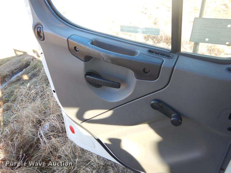 image for item ER9396 2007 Freightliner Business Class M2 tank truck