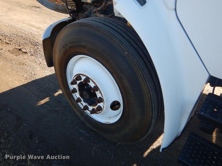 image for item ER9396 2007 Freightliner Business Class M2 tank truck