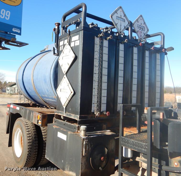 image for item ER9396 2007 Freightliner Business Class M2 tank truck