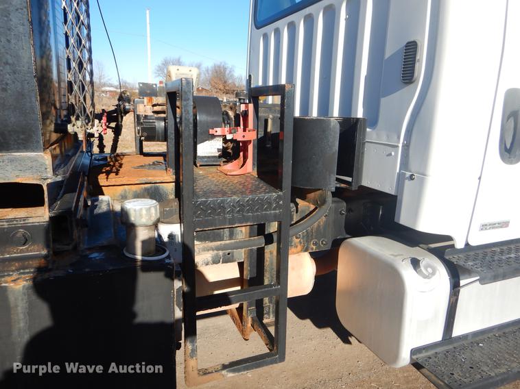 image for item ER9396 2007 Freightliner Business Class M2 tank truck