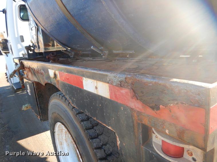 image for item ER9396 2007 Freightliner Business Class M2 tank truck