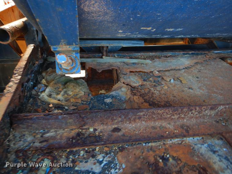 image for item ER9396 2007 Freightliner Business Class M2 tank truck