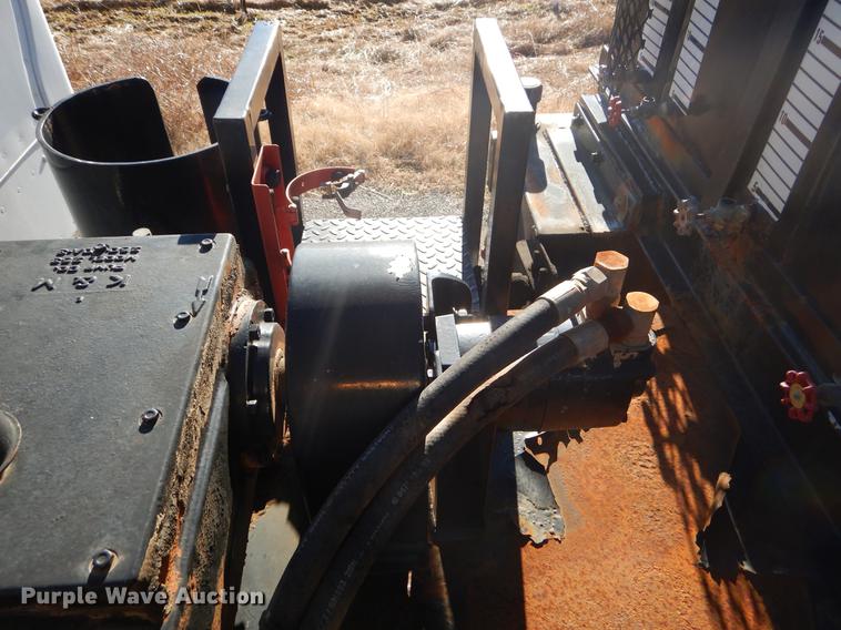 image for item ER9396 2007 Freightliner Business Class M2 tank truck