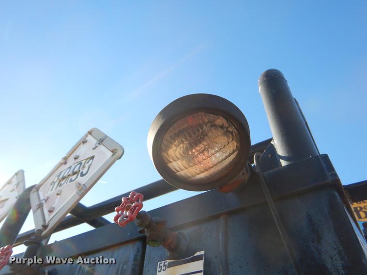 image for item ER9396 2007 Freightliner Business Class M2 tank truck