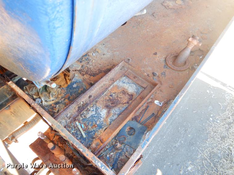 image for item ER9396 2007 Freightliner Business Class M2 tank truck