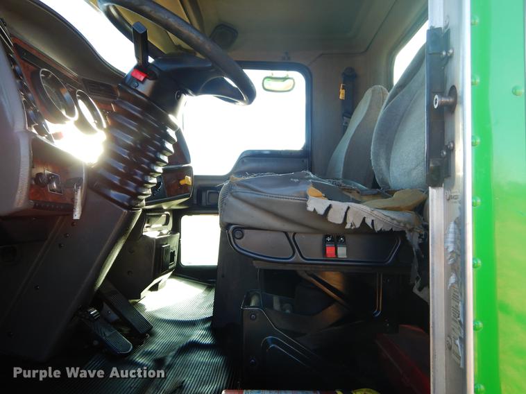 image for item ER9397 2003 Kenworth T300 truck cab and chassis