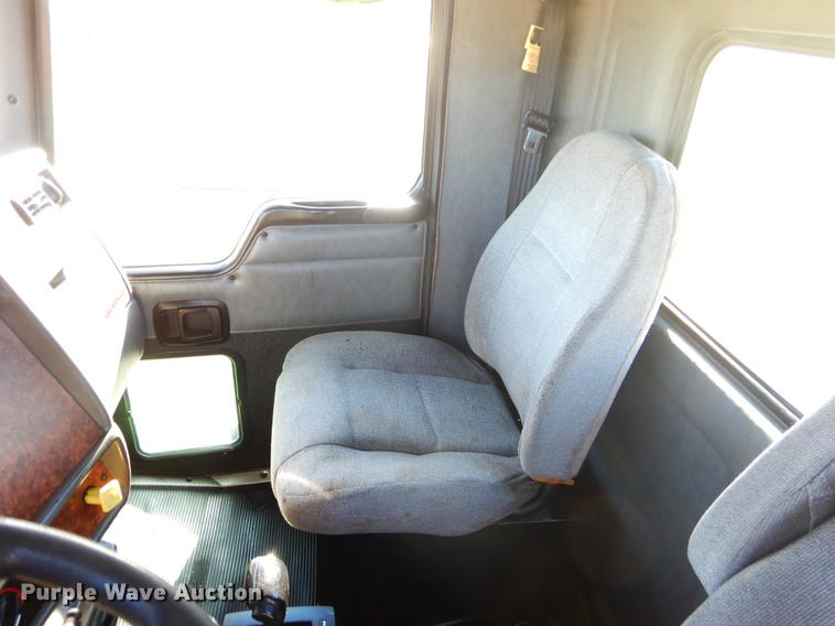 image for item ER9397 2003 Kenworth T300 truck cab and chassis