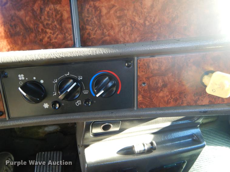 image for item ER9397 2003 Kenworth T300 truck cab and chassis