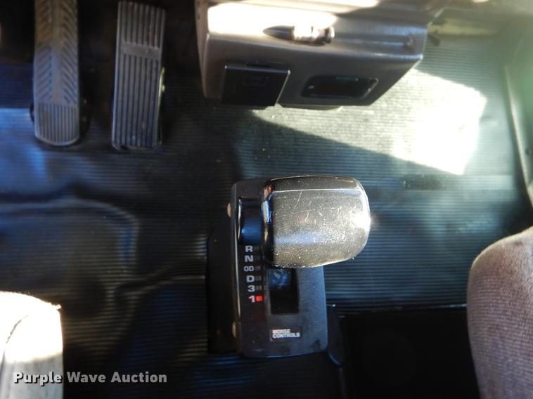 image for item ER9397 2003 Kenworth T300 truck cab and chassis