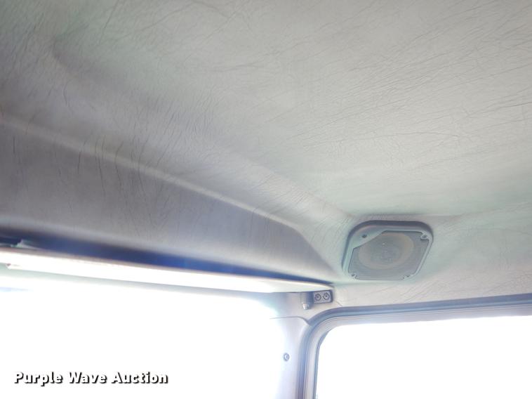 image for item ER9397 2003 Kenworth T300 truck cab and chassis