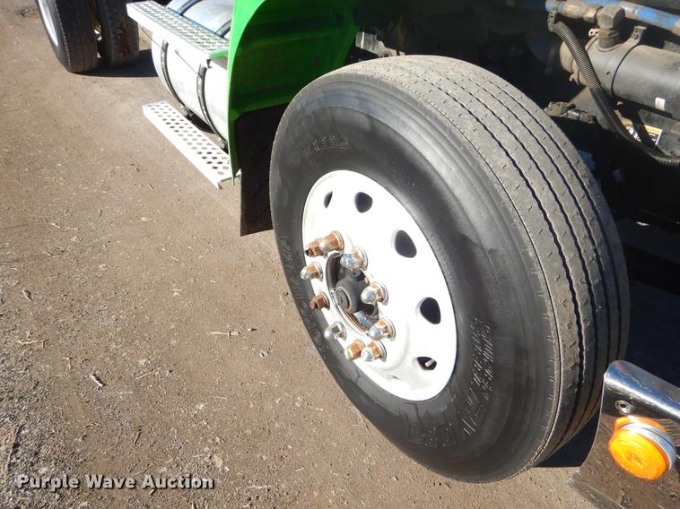 image for item ER9397 2003 Kenworth T300 truck cab and chassis