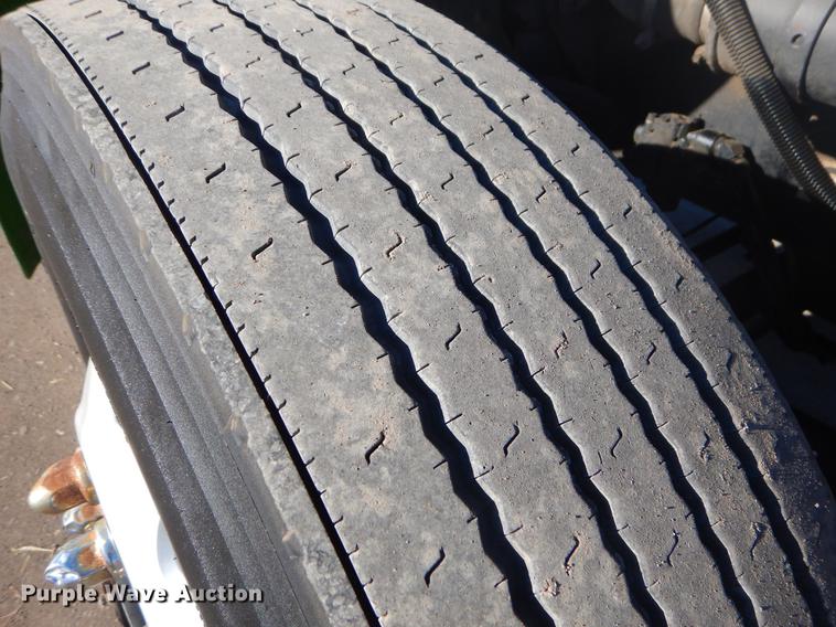 image for item ER9397 2003 Kenworth T300 truck cab and chassis