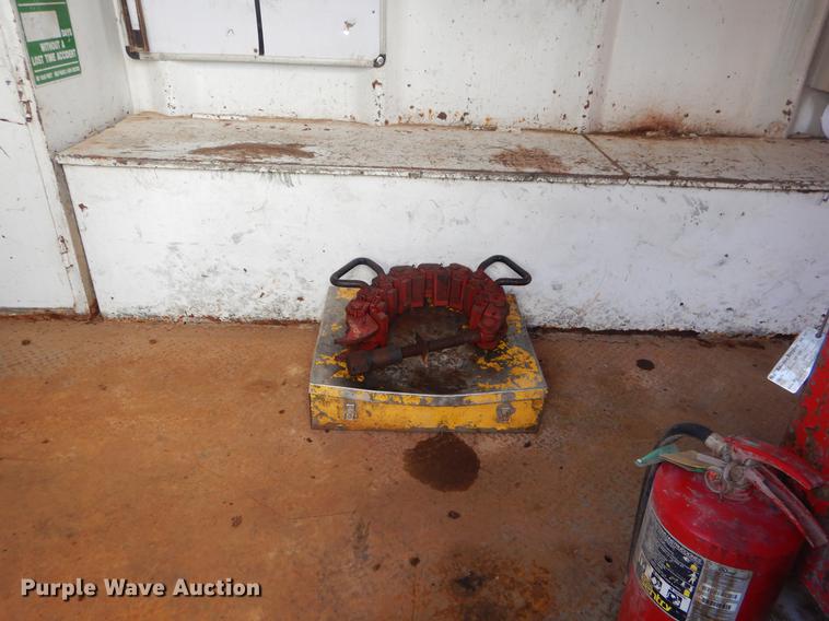 image for item ER9410 Oil field office