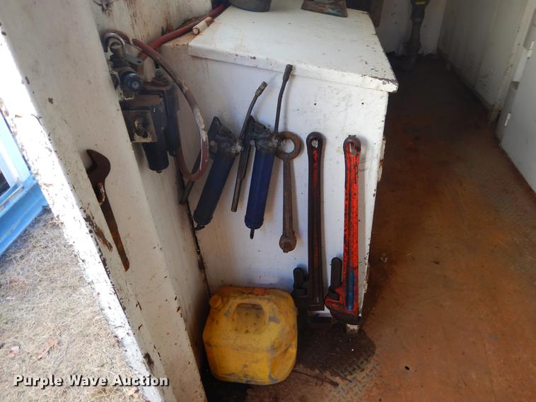 image for item ER9410 Oil field office