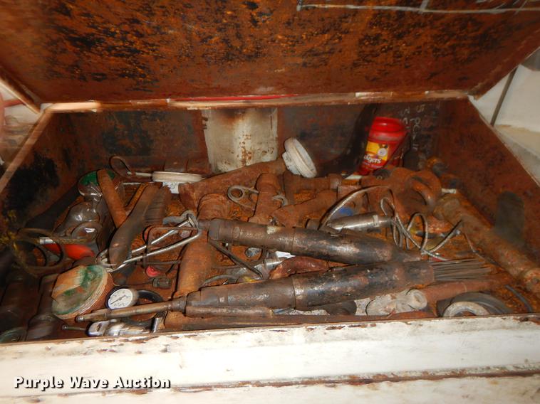 image for item ER9410 Oil field office