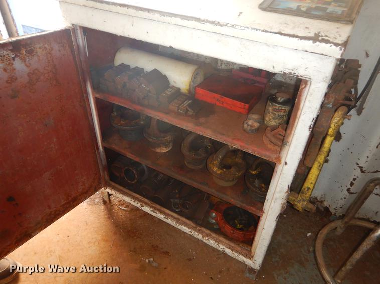 image for item ER9410 Oil field office