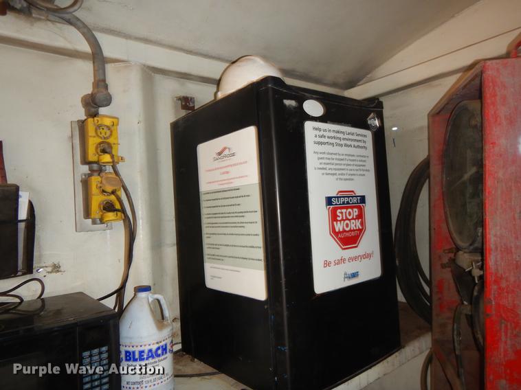 image for item ER9410 Oil field office