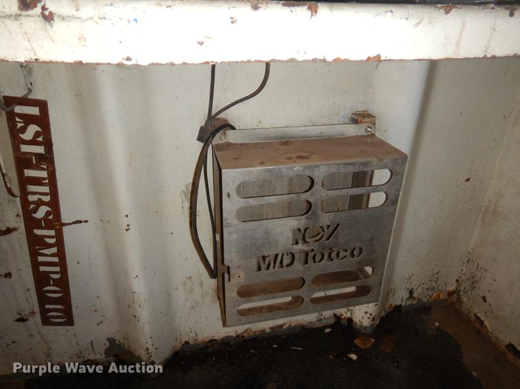 image for item ER9410 Oil field office