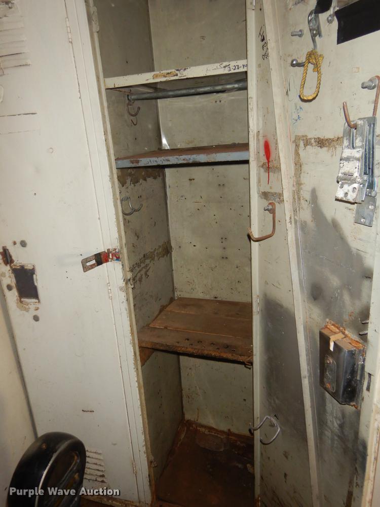 image for item ER9410 Oil field office