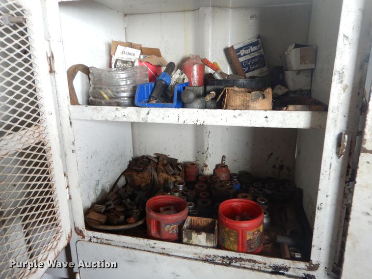 image for item ER9410 Oil field office