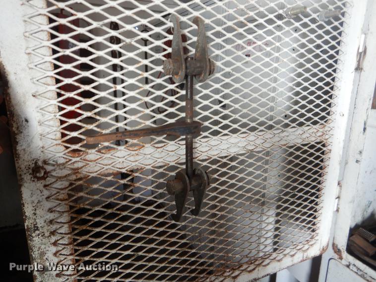 image for item ER9410 Oil field office