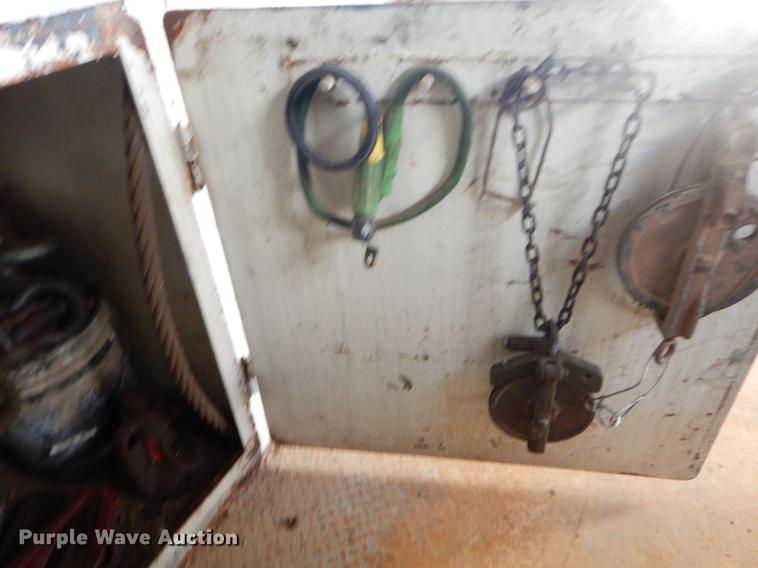 image for item ER9410 Oil field office