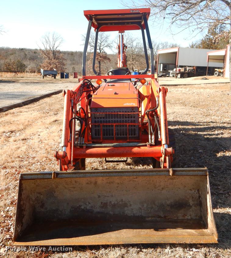 image for item ER9413 Kubota L35 backhoe