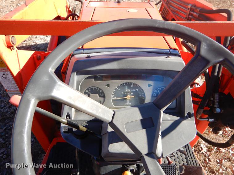 image for item ER9413 Kubota L35 backhoe