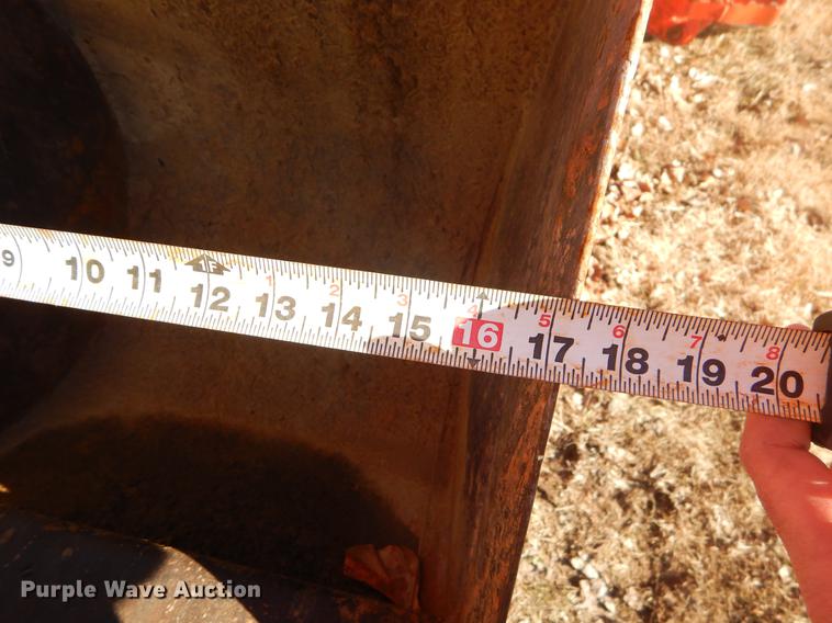 image for item ER9413 Kubota L35 backhoe