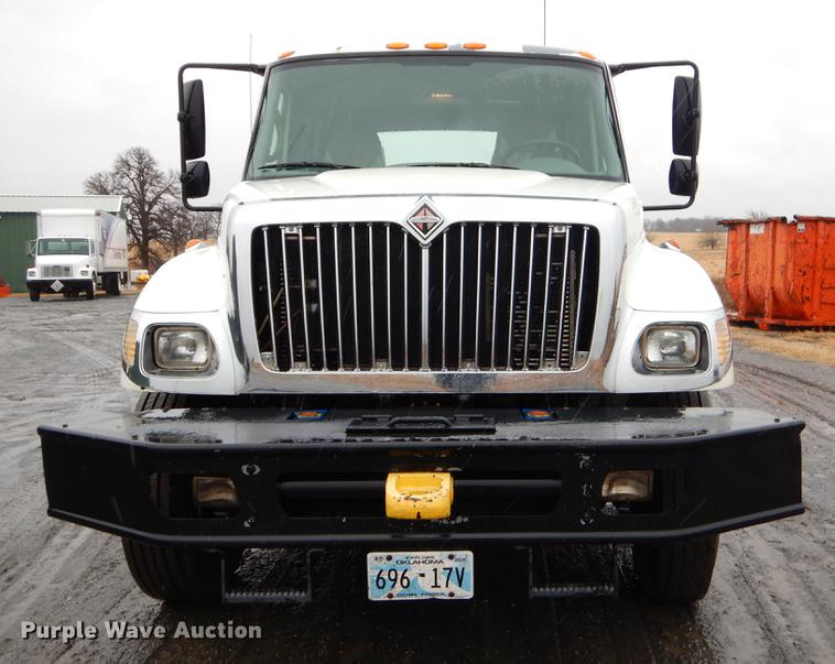 image for item ER9429 2006 International 7300 Ext. Cab service truck