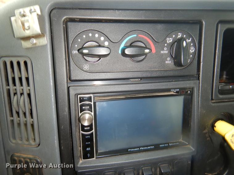 image for item ER9429 2006 International 7300 Ext. Cab service truck