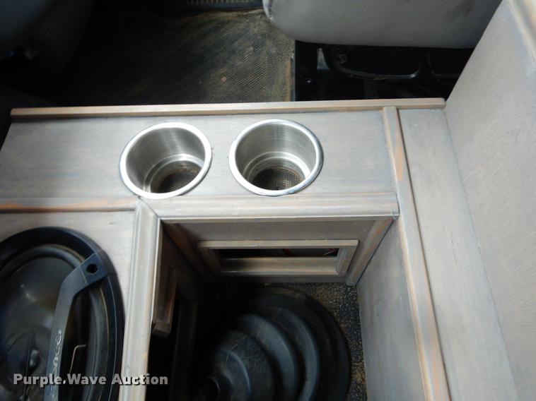 image for item ER9429 2006 International 7300 Ext. Cab service truck