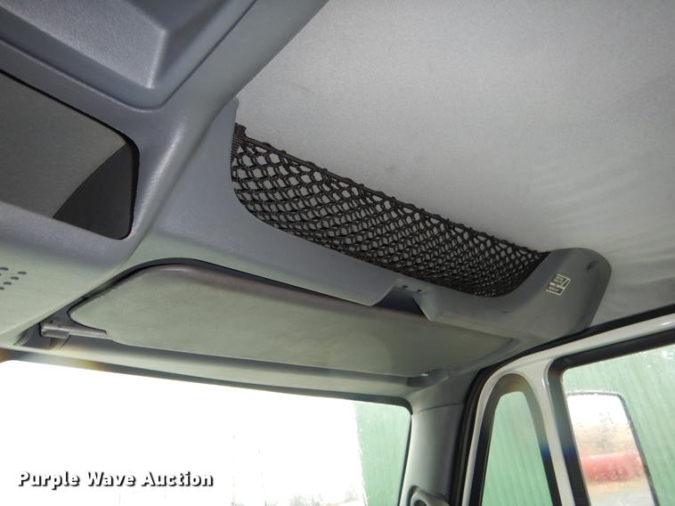 image for item ER9429 2006 International 7300 Ext. Cab service truck