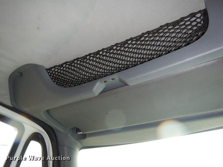 image for item ER9429 2006 International 7300 Ext. Cab service truck