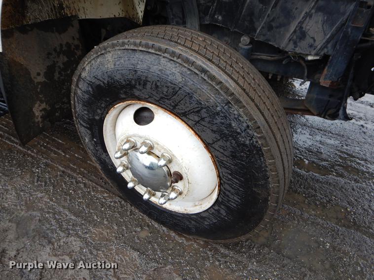 image for item ER9429 2006 International 7300 Ext. Cab service truck